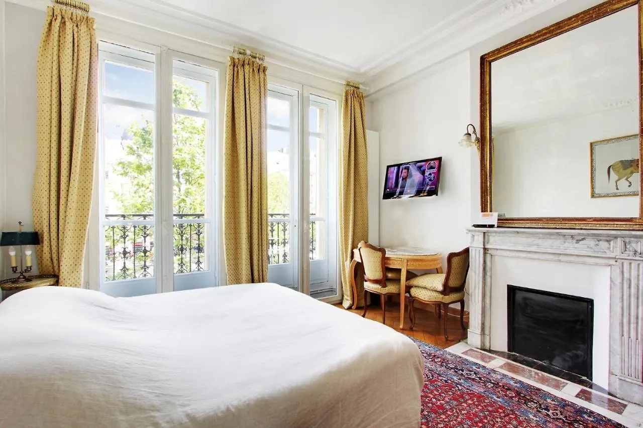 Junior Avec Balcon Et Vue Sur Arc De Triomphe 巴黎